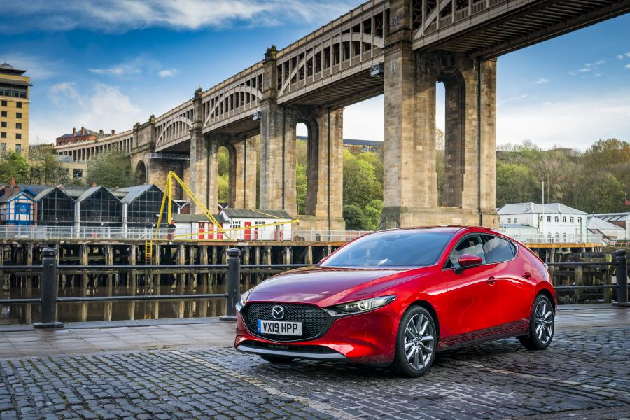  Mazda3 Skyactiv-G Sport Lux Hatchback 2019 года  (UK) (фото 13 из 91)